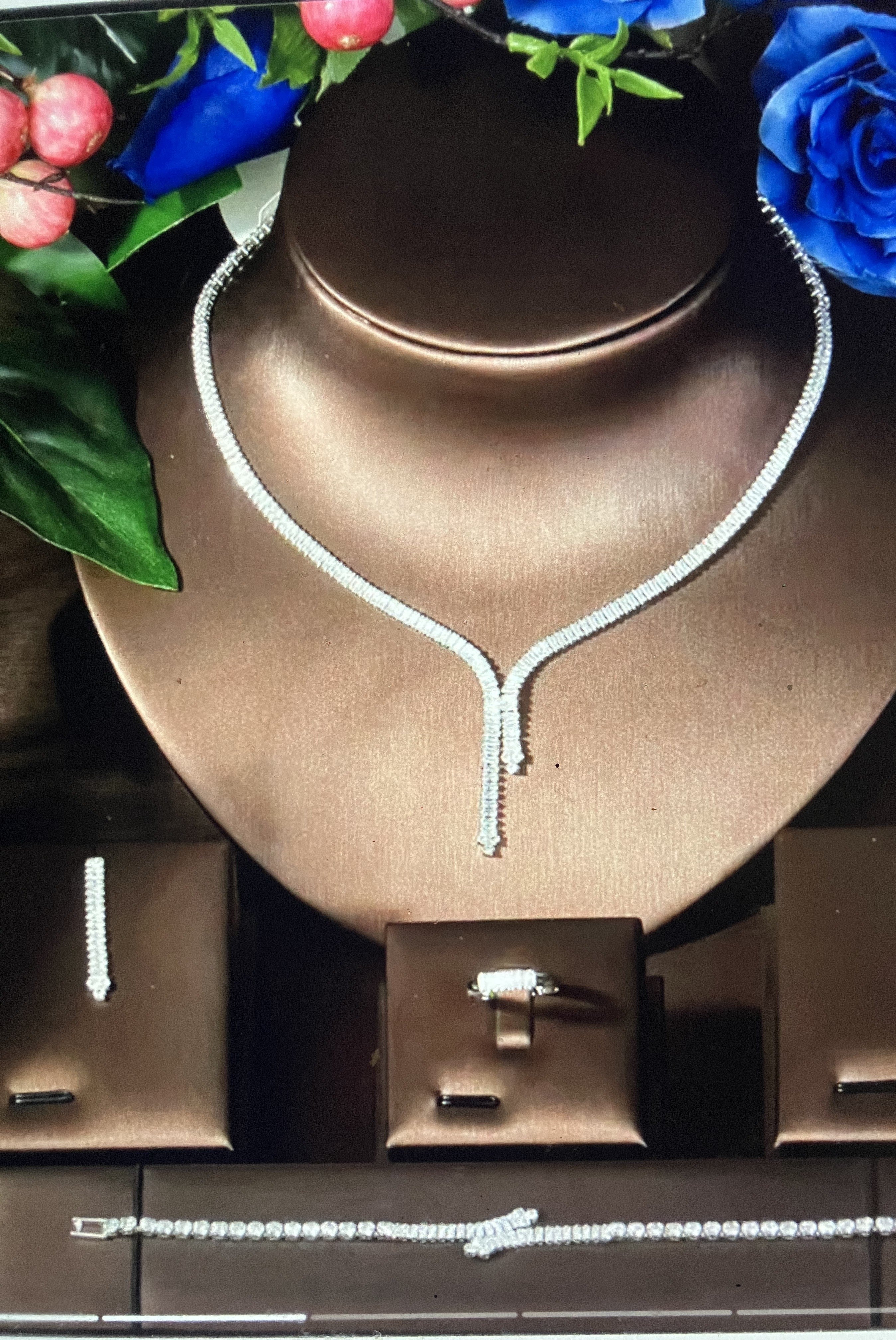 4 piece Jewelry Sets in 18k gold