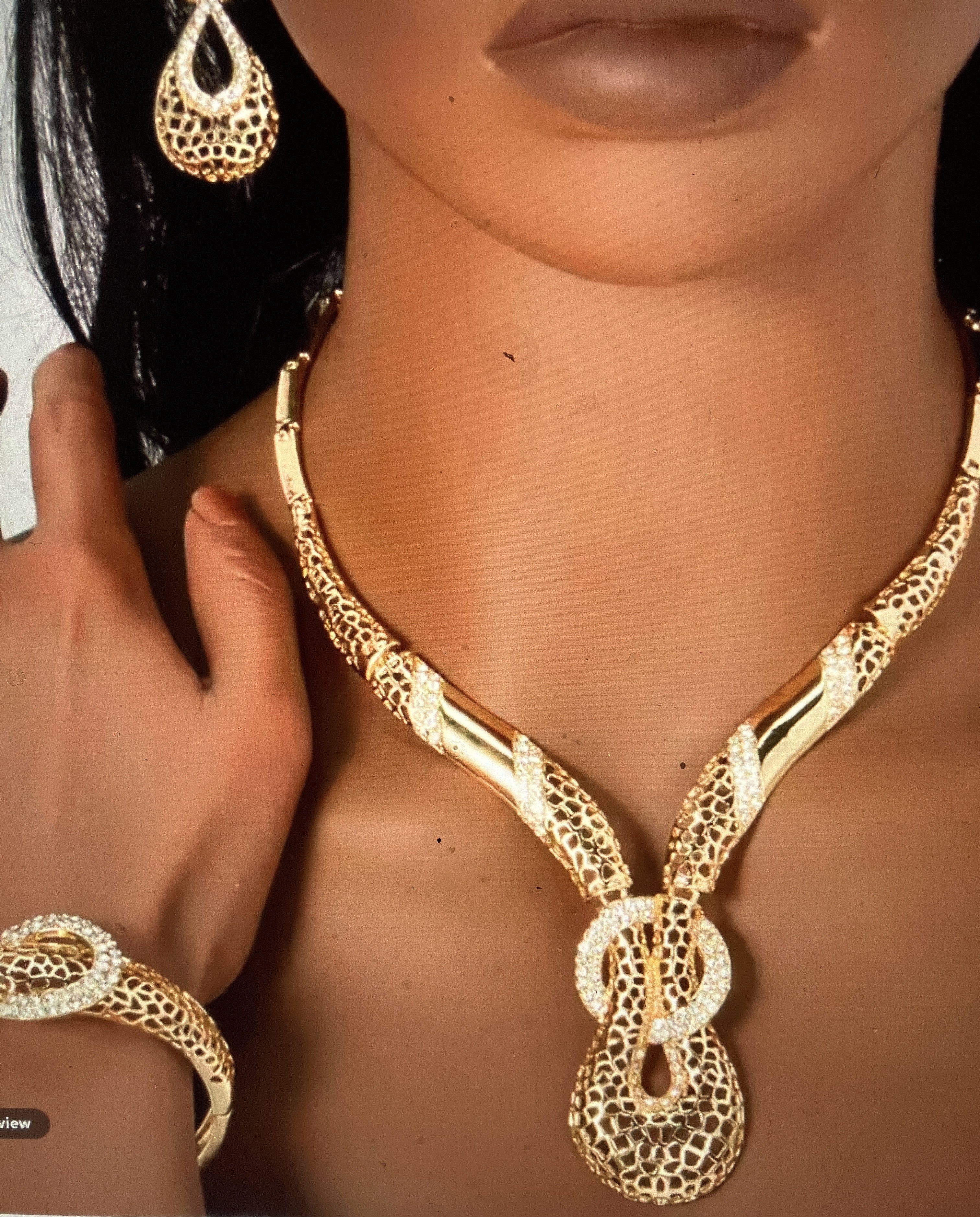 18k Gold 4 Piece Jewelry Set for discerningblackwomen