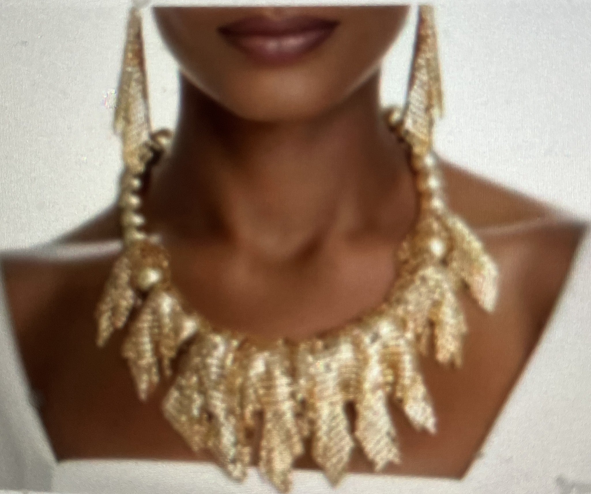 18k Gold 2 piece Jewelry Set for discerningblackwomen